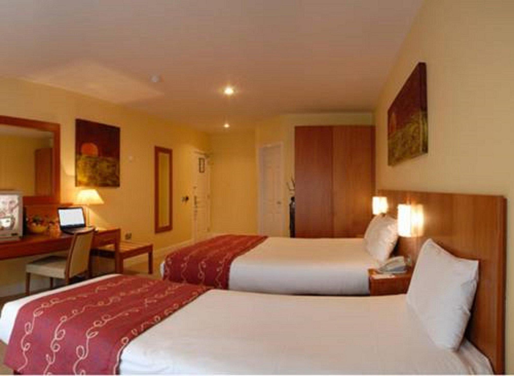 Hotel Central Hotel Tullamore 3*