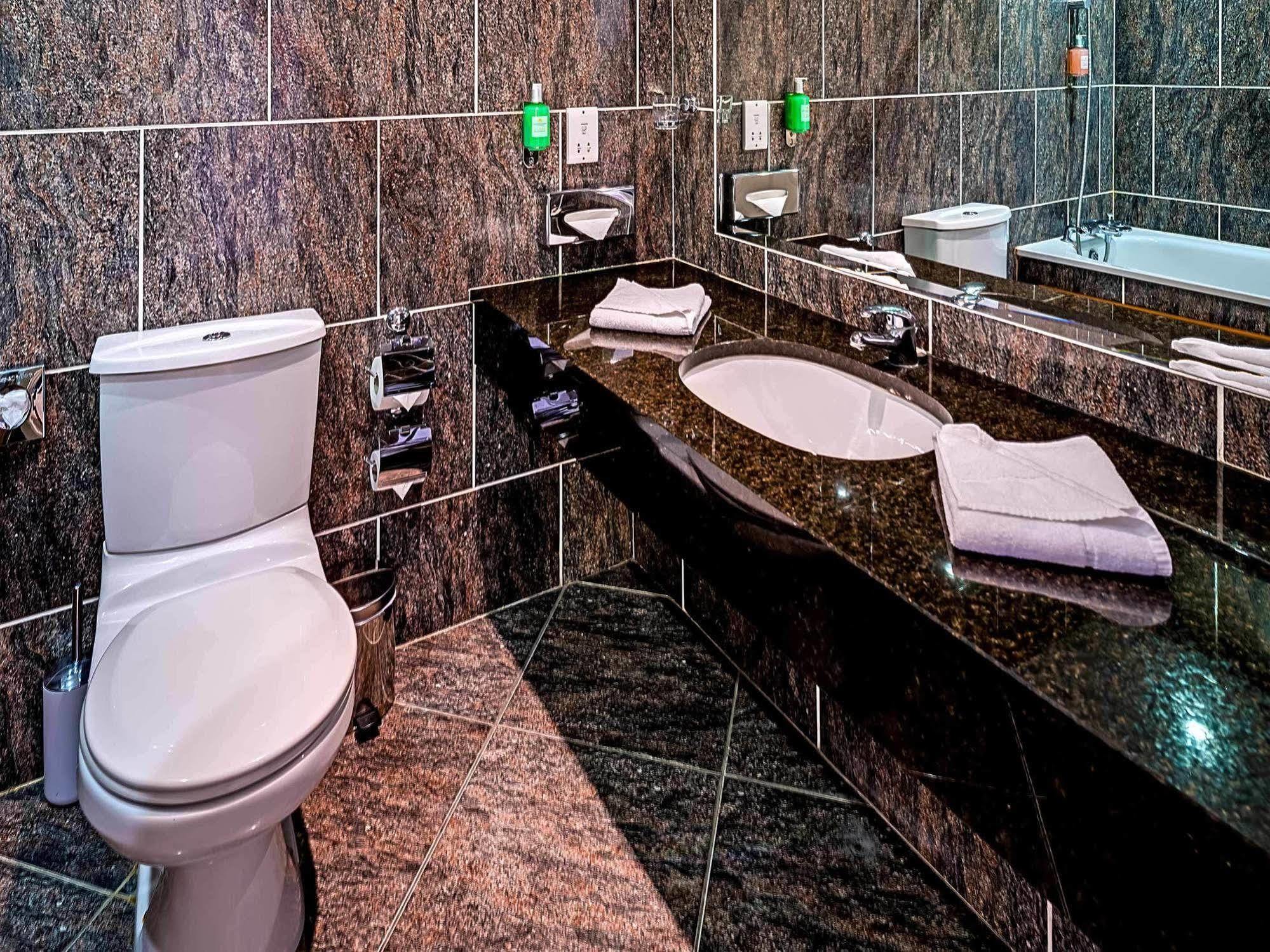 Hotel Central Hotel Tullamore 3*